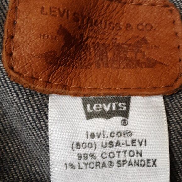 Levi's Trucking Denim Women's size M Dark Blue Washed Jean Jacket - Picture 7 of 12